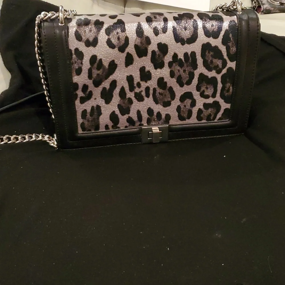 Handbag - Picture 2 of 3